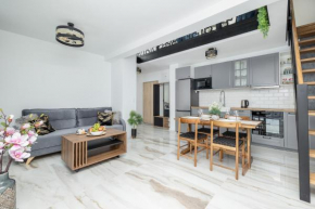 Dwupoziomowy Apartament Klimaty Bałtyku z Parkingiem, Tarasem i Klimatyzacją by Renters Prestige